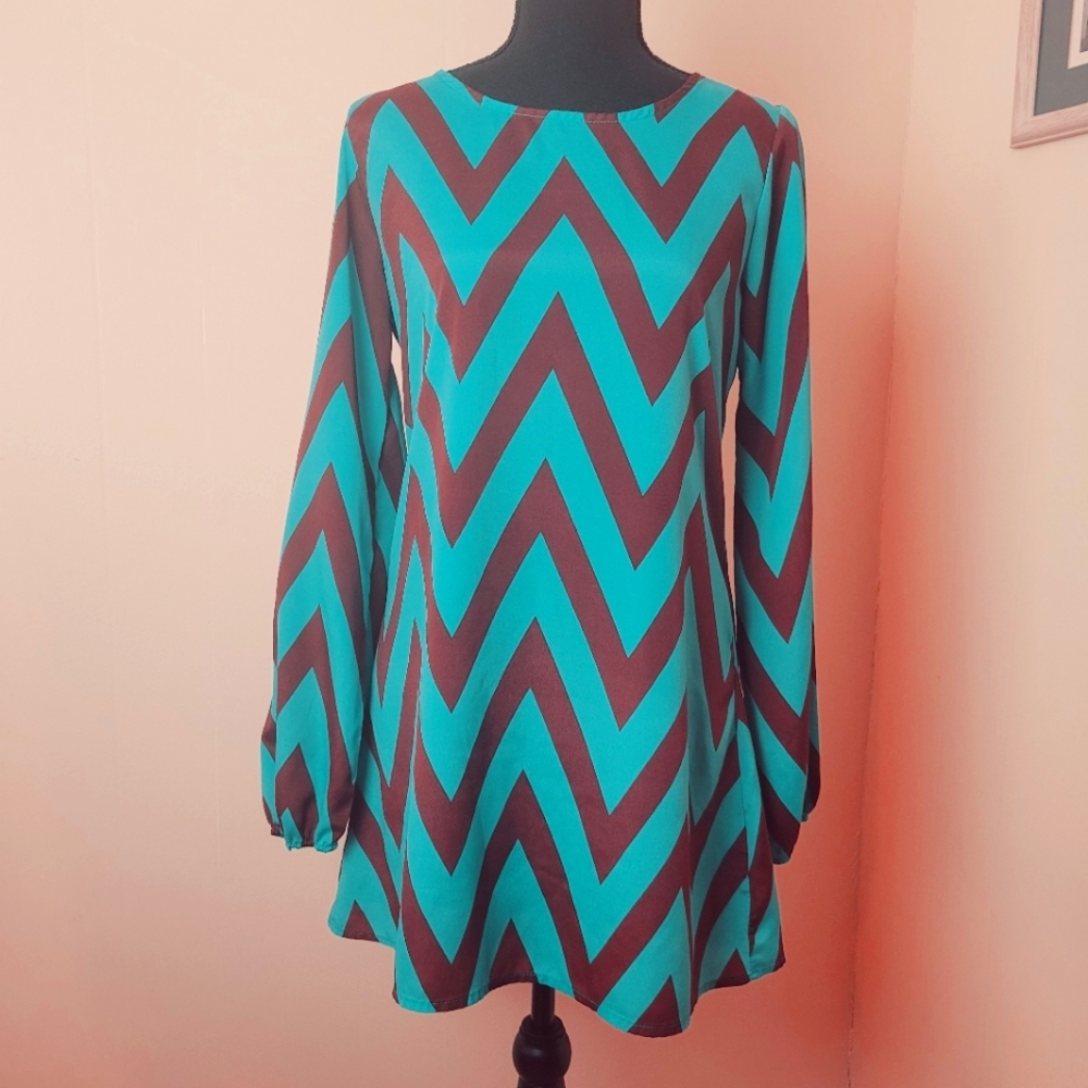 Suede Rose Long Sleeve Aqua and Burgundy Satin-Like Dress with Back Zipper